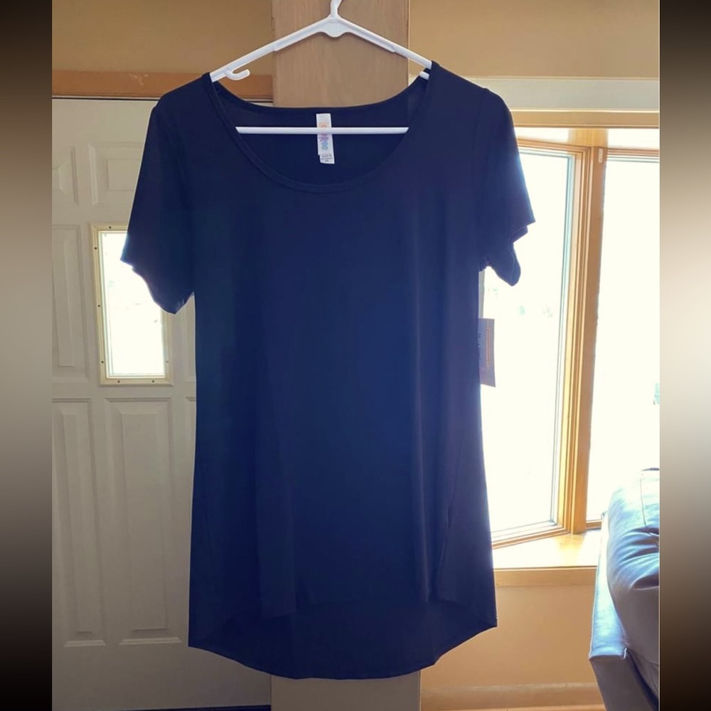 Lularoe Black Classic T - Size XS - NWT - retails for $35